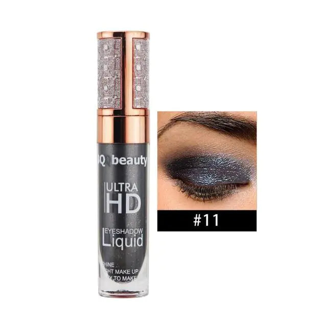 Pearlescent liquid glitter eyeshadow in Black