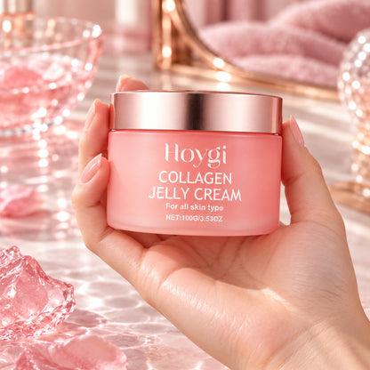 Hand holding the Hoygi collagen jelly cream jar