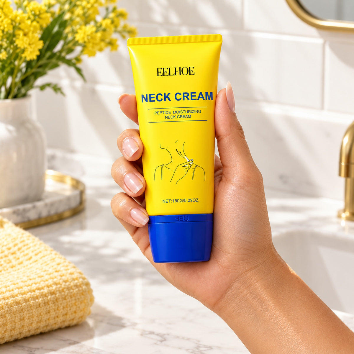 Hand holding the 150 g EELHOE neck cream tube for size